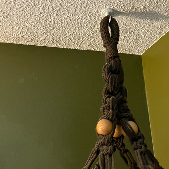 Vintage macrame plant hanger - Picture 5 of 5